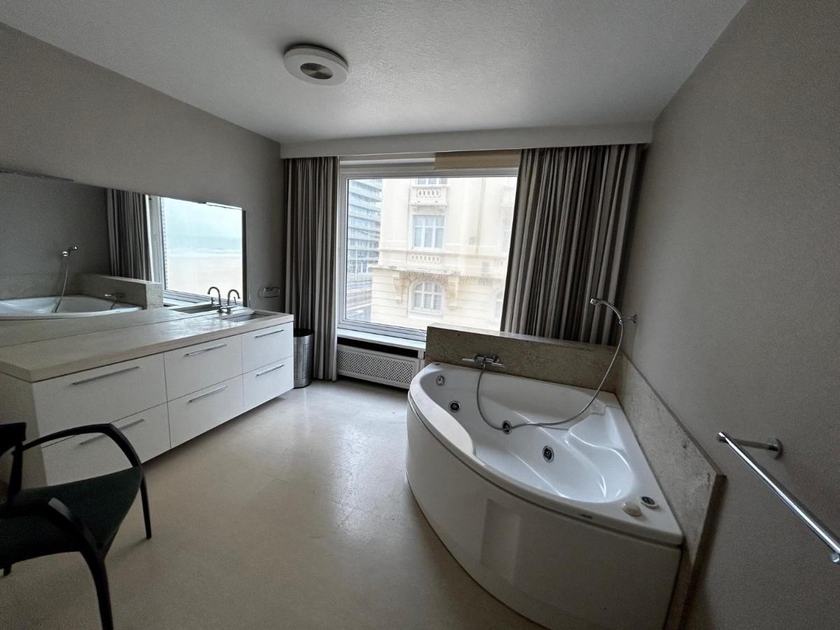 Very Spacious Family Apartment With Seaview T16 オステンド エクステリア 写真
